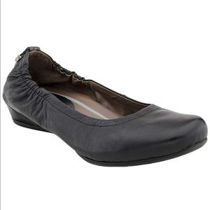 Earthies Leather Flats